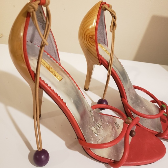 Report high heels = size 9 - Picture 2 of 6